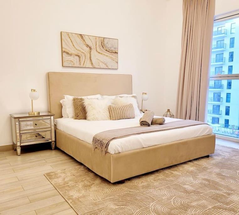 Yas Island Canal 3 - Chic 2br Near Formula And Amusement Parks Apartment *